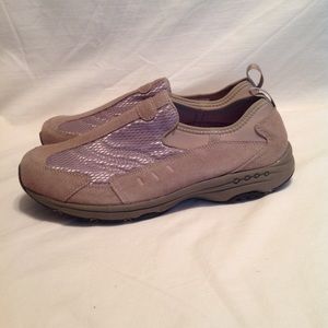Easy Spirt Tempest swede leather slip on, EUC